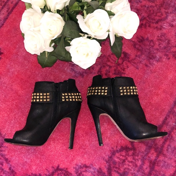 DV DOLCE VITA PEEP TOE ANKLE BOOTIES W/GOLD STUDS - Picture 2 of 3